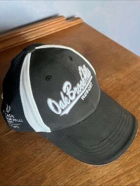 Head Black and White Oak Branches Resort Baseball Cap